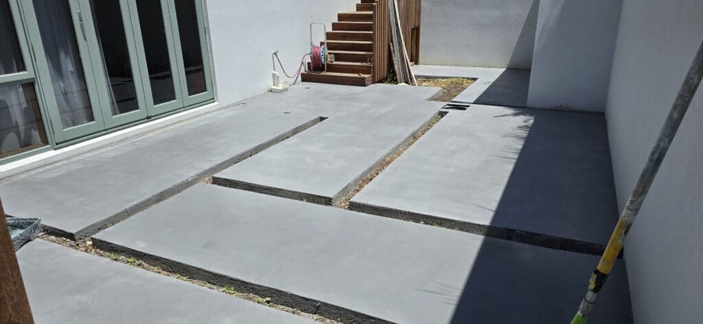 Fiona Isherwood - Cretecova patio